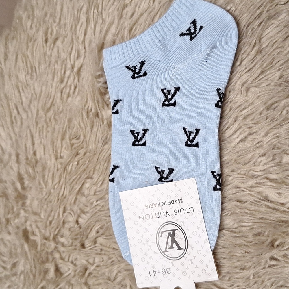LV no show socks